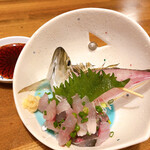 ふじ丸 - 新鮮鯵たたき、まだパクパク動いてました。