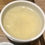 ローストビーフ大野 - 「黒毛和牛のローストビーフ丼定食」(1760円)のスープ