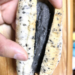 あん堂 - 黒ゴマクリームサンド