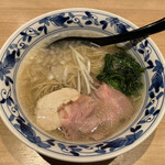 貝出汁らぁ麺 海美風 - 貝出汁塩らぁ麺　850円(税込)