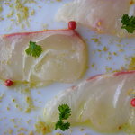 Komugico - 真鯛の自家製スモーク　サルディーニャ産からすみヴィネグレット