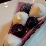 パティスリ・ル・スィエル - カシスバニラ（アップ）