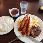 クラーク亭 - 『ハンバーグ＆エビフライ』コンビネーションに、エビフライを１本追加。@1,480円也