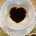 飛騨亭花扇 - 珈琲を飲み進めると、ハートになる