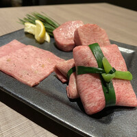 うし松 - タンの盛り合わせ