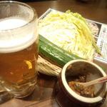 Jitokko Kumiai - お通しの野菜と特製味噌。野菜がいくらでも食べられちゃいます。