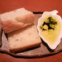 炭火焼イタリアン 海串 ブラーチェ - フォカッチャ