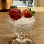 鎌倉 北じま - 大阪の路地物のイチゴ
      甘みもありますが酸味もあり、そのバランスが良かったです。
      口直しとしてぴったり！