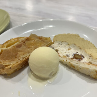 カフェ・ラ・ミル_0