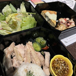 まほろ座 マチダ - カオマンガイ(タイ風チキンライス)も美味しかった。