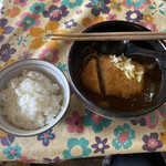 慶屋 - カレー蕎麦コロッケ乗せにサービスライス