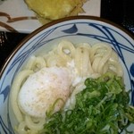 丸亀製麺 - 釜玉うどん   330円         さつまいも天婦羅   80円