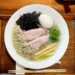 むかん - 牡蠣塩らぁ蕎麦 950円 味玉 50円