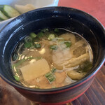 Saba Tenshin Sunaba Sousen - 味噌汁は豆腐、油揚、ワカメがたっぷり
