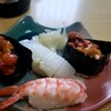 太進寿司 - 料理写真:単品のウニとイカ。孫から来たエビ。
