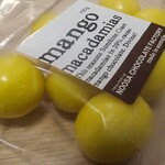 Noosa Chocolate Factory - Mango Macadamias