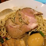 煮干し中華そば 一剣 - 低温調理のチャーシュー