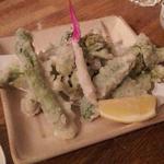 ビストロ割烹 YAOYA - 春野菜の天ぷら