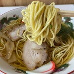 朝日屋 - 弾力強めの麺