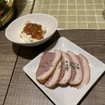 bar SeaRoom - 合鴨スモークと酒盗とクリームチーズ【令和4年05月12日撮影】