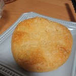 Ainomi Bakery - フォカッチャ(エダムチーズ) 190円