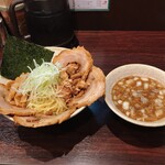 らー麺山之助 - つけチャーシュー