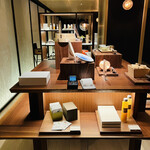 HOTEL THE MITSUI KYOTO a Luxury Collection Hotel & Spa - ◎日本の伝統文化、工藝、食などのホテルオリジナルのこだわりの商品がいろいろ置かれている。