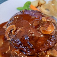 MIDO RESTAURANT PIC NIKA -  MIDO RESTAURANT PIC NIKA -