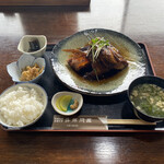 海鮮問屋 - 真鯛煮付け定食