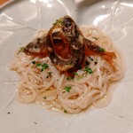 虎白 - 虎白麺と稚鮎揚げ物、鮎の苦味か実に美味