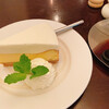 パルファン - 料理写真:フロマージュブランムースとベイクドチーズケーキとカラメルティー