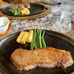 ステーキにこにこ牛 - 