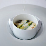 シグネチャー - リードヴォーとモリーユ茸のお出汁が効いたクリームソースです。