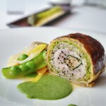 シグネチャー - パイ包み焼きは肉感、コク、旨味がしっかりとあり、ジューシーさも感じる美味しいものでした。