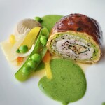 シグネチャー - 薄く綺麗に焼き上げられたパイ包み焼きは見事。