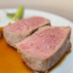 ドミニク・ブシェ トーキョー - 優しく火入れされた仔牛はとっても柔らかい身質で、美味しかったです。