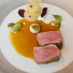 ドミニク・ブシェ トーキョー - 牛と違い優しい味わいが印象的でした。