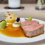 ドミニク・ブシェ トーキョー - ソースはシンプルにジュ ド ヴォーで仔牛本来の味わいを楽しめました。