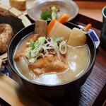 大清庵 - 根菜ゴロゴロでっかい煮豚のせ汁