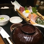 矢まと - 刺身定食　980円　このボリュームはすごい！