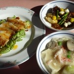 四川飯店 池袋店 - 豚肉の ガーリックソース  ･カキの トウチ炒め ・豆腐とカニの 塩味煮
                                