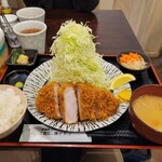 嬉嬉豚とんかつ 「君に、揚げる。」 池袋本店 - 