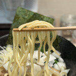 横浜家系ラーメン 梅田家 - 麺のアップ