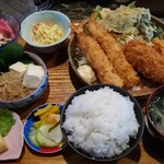 えちごやきゅ～ぴ～ - 料理写真:大エビフライとカニクリームコロッケ定食