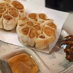 学大酒場エビス参 - 明日への英気を養うまるごとニンニク揚げ必須☆