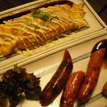 力丸 法善寺横丁 炉ばた焼 水かけ茶屋 - とんぺい焼き、あらびきウインナ