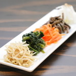 焼肉あさだ - ナムル盛合わせ　野菜を全部蒸して作っている女性にも大人気のヘルシーメニュー★オススメです！