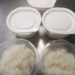 越後川口サービスエリア（下り線） ショッピングコーナー - 我が家では炊いてすぐタッパに入れ冷ました後、冷蔵庫で保存。食べる時はレンジで2分炊きたての美味しさのままです！