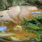 豚骨醤油ラーメン 王道家 - 