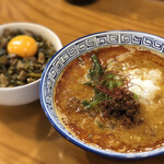 中華そば かなで 煮干編 - 濃厚麻辣坦々麺は麺とスープがよく絡みます。